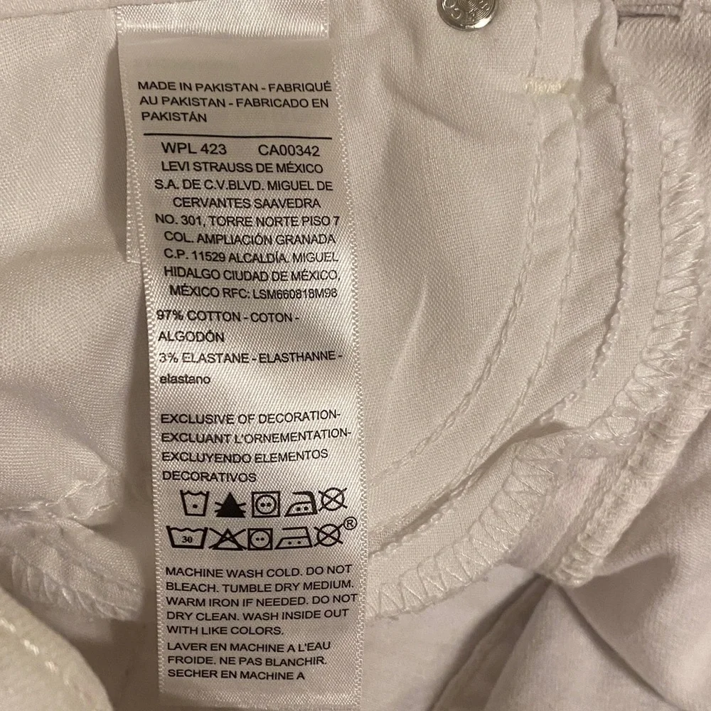 Denizen from Levi's White Denim Rolled-Hem Shorts